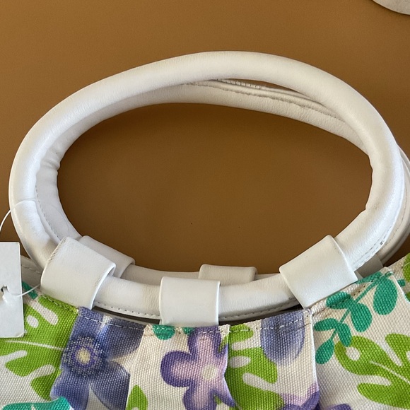 NEW Floral White and Purple Women's Bag - Picture 3 of 9